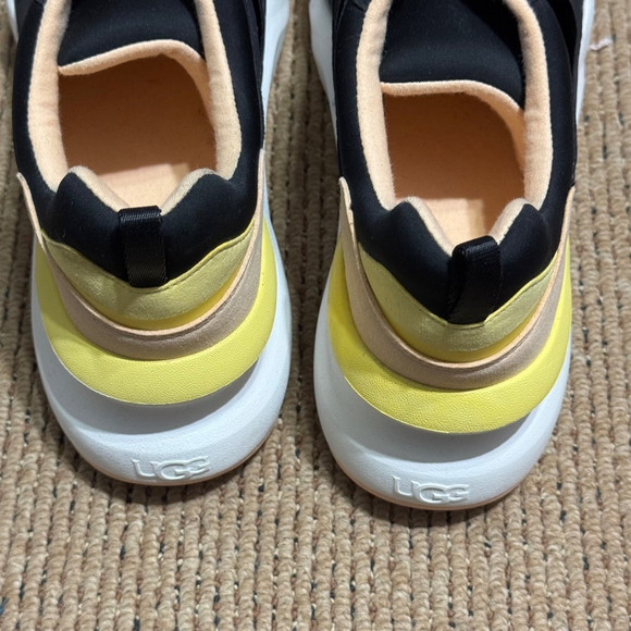 UGG Women's La Flex Shoe Size 9 - Picture 6 of 10